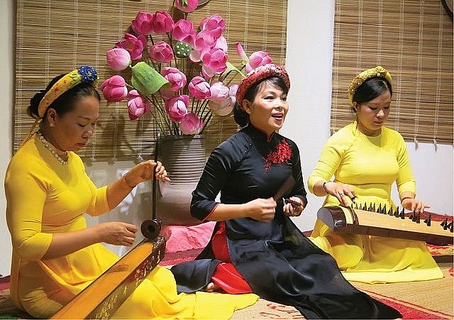 Phát huy giá trị và xây dựng Ca Huế trở thành sản phẩm dịch vụ văn hóa du lịch đặc sắc