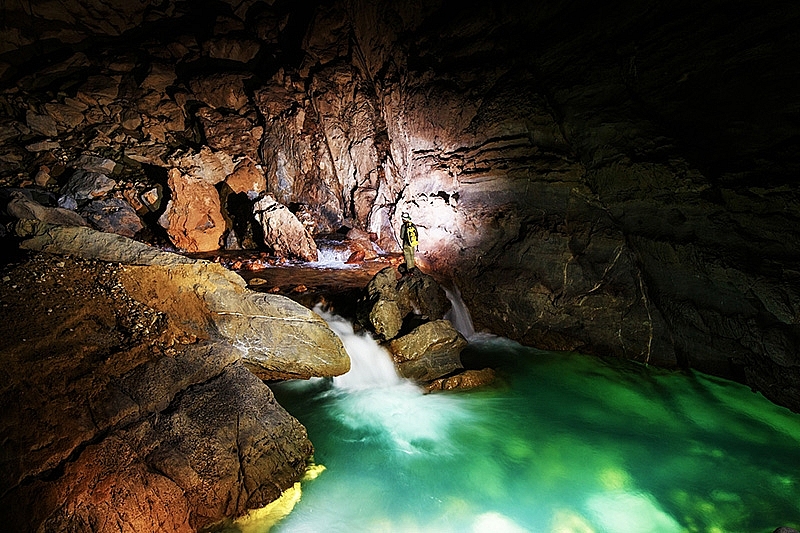 Quảng Bình: Khai thác thử nghiệm sản phẩm du lịch ‘‘Thám hiểm hang Ba’’