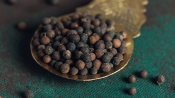 Giá hồ tiêu hôm nay 2/8: Trong nước ổn định