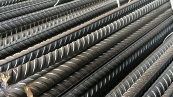 Giá sắt thép hôm nay 3/8: Duy trì đà giảm