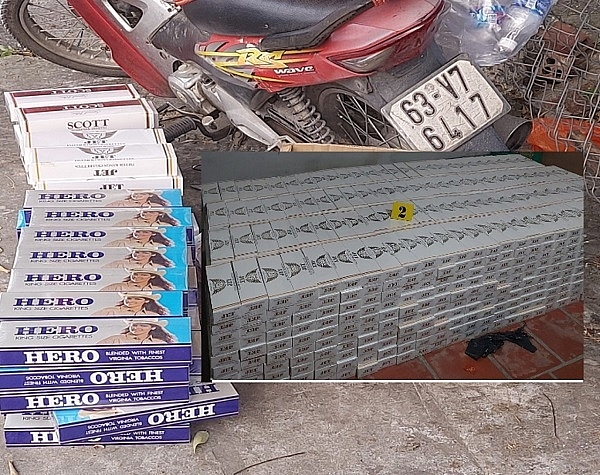Tiền Giang: Thu giữ 13.000 bao thuốc lá điếu nhập lậu và 50.000 túi bọc trái cây nhập khẩu