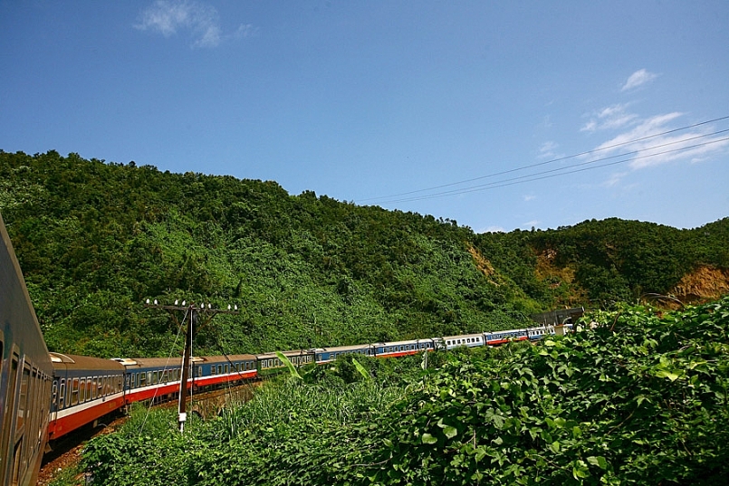 Tạm dừng hoàn toàn tàu chở khách trên tuyến đường sắt Bắc - Nam