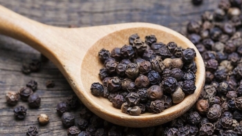 Giá hồ tiêu hôm nay 24/8: Trong nước giảm nhẹ