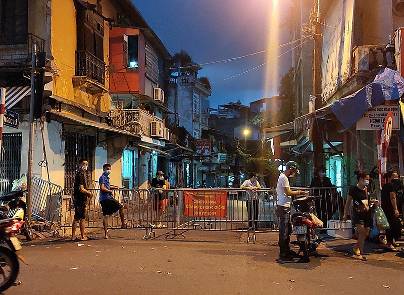 Chợ Ngọc Hà (quận Ba Đình) tạm ngừng hoạt động vì phát hiện một ca nghi mắc Covid-19 Chợ Ngọc Hà (quận Ba Đình) tạm ngừng hoạt động vì phát hiện một ca nghi mắc Covid-19