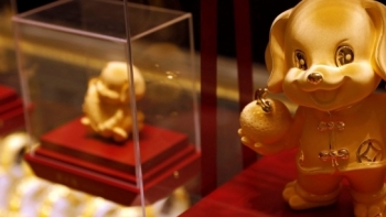 Cập nhật giá vàng hôm nay 1/10: Quay đầu giảm do đồng USD phục hồi