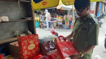 Long An: Kiểm tra hoạt động kinh doanh bánh trung thu, đồ chơi trẻ em trên địa bàn