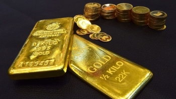 Cập nhật giá vàng hôm nay 2/10:  Tăng mạnh vượt ngưỡng 1.900 USD