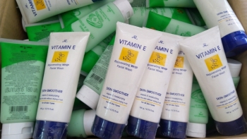 Lào Cai: Phát hiện cửa hàng nhập mỹ phẩm trôi nổi bán kiếm lời