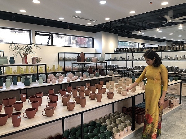 Khai trương điểm giới thiệu, quảng bá sản phẩm OCOP tại làng nghề Bát Tràng Khai trương điểm giới thiệu, quảng bá sản phẩm OCOP tại làng nghề Bát Tràng