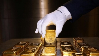 Cập nhật giá vàng hôm nay 10/10:  Tăng vọt, giao dịch ở mốc 1.930 USD/ounce
