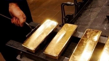 Cập nhật giá vàng hôm nay 11/10: Neo cao vào cuối tuần