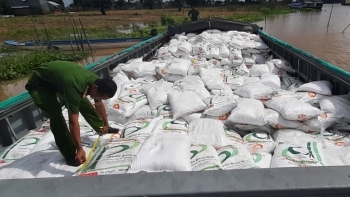 An Giang: Bắt vụ vận chuyển 100 tấn đường cát nhập lậu