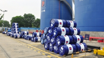 Giá xăng dầu hôm nay 15/10: Tiếp tục tăng