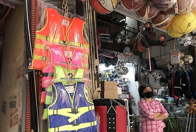 Hà Nội: Tăng cường công tác thị trường, Xử lý nghiêm đối tượng lợi dụng mưa lũ trục lợi bất chính