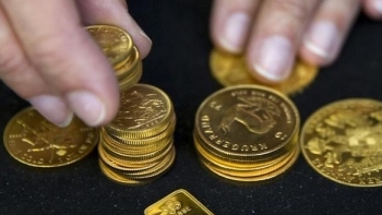 Giá vàng hôm nay 23/10: Giảm do đồng USD đang dần mạnh lên