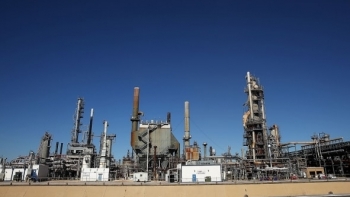 Giá xăng dầu hôm nay 28/10: Tiếp tục giảm do nguồn cung tăng