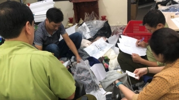 Hà Nội: Bắt quả tang cơ sở đang “hô biến” hàng Trung Quốc thành hàng hiệu