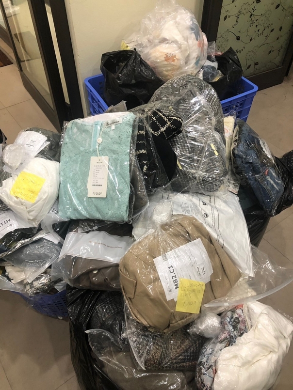 Đội QLTT số 14 đã lập biên bản, tạm giữ toàn bộ số hàng hóa trên