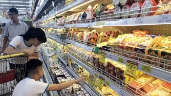 Thủ tướng yêu cầu theo dõi sát diễn biến cung cầu, giá cả thị trường dịp cuối năm