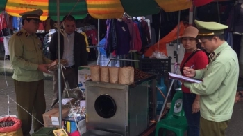 Lạng Sơn: Tăng cường tuyên truyền ký cam kết với các đối tượng bán hàng rong tại cửa khẩu