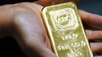 Cập nhật giá vàng hôm nay 6/11: Bất ngờ tăng vọt lên mức 1.946 USD/ounce