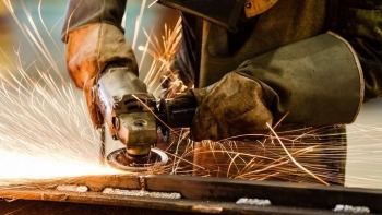 Giá sắt thép hôm nay 13/11: Quay đầu giảm