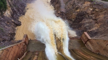 Bộ Công Thương yêu cầu dừng ngay việc tích nước Dự án thủy điện Thượng Nhật