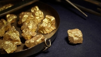 Cập nhật giá vàng hôm nay 16/11: Tăng nhẹ lên 1.890 USD/ounce