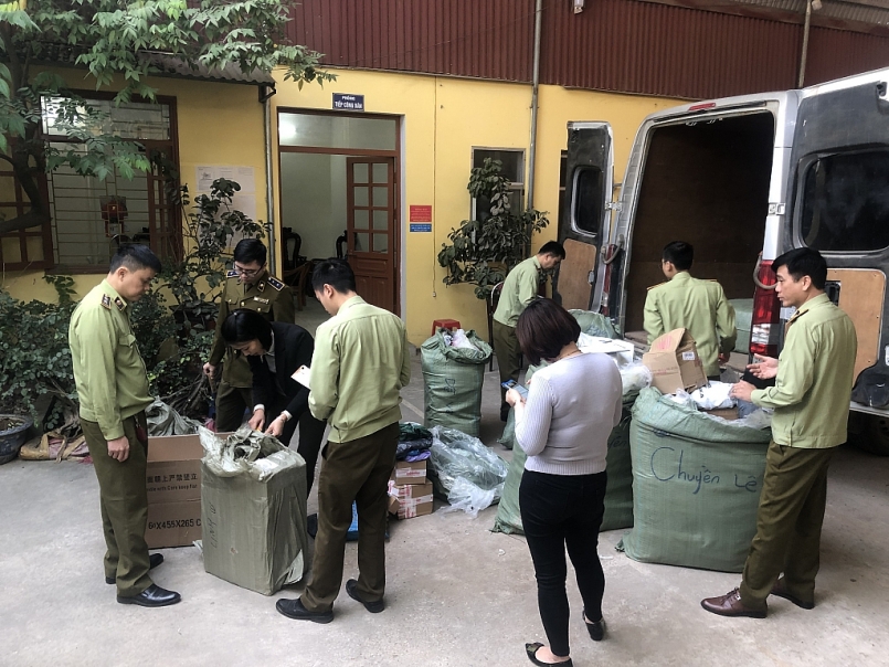 QLTT Lạng Sơn thu giữ gần 1.000 sản phẩm hàng hóa nhập lậu