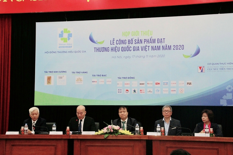 Đại diện Hội đồng THQG, Ban Thư ký trả lời phóng viên báo chí về các thông tin liên quan đến Chương trình THQG 2020