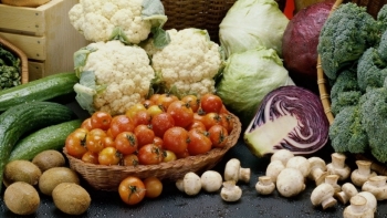 Giá rau củ quả hôm nay 18/11: Được bán với giá hấp dẫn tại các siêu thị