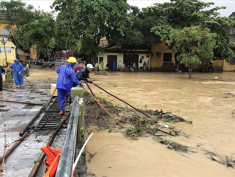 Tạm cấp kinh phí hỗ trợ khắc phục mưa lũ tại miền Trung