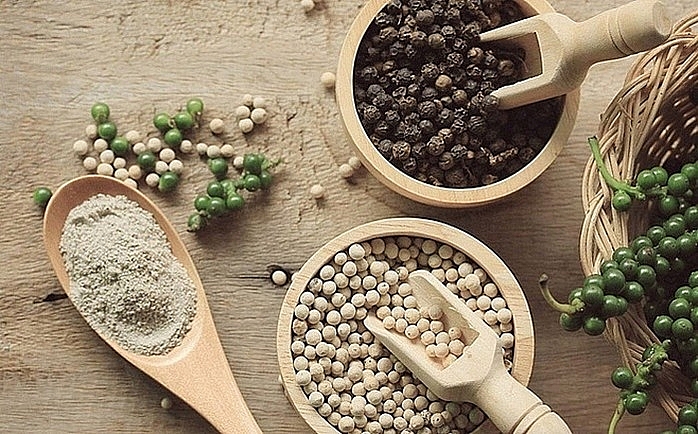 Giá hồ tiêu hôm nay 21/11 tăng nhẹ, cao nhất 57.000 đồng/kg