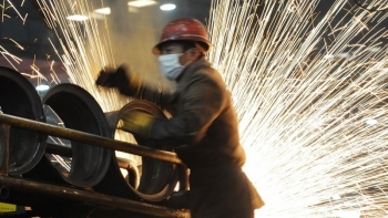 Giá sắt thép hôm nay 25/11: Duy trì đà giảm