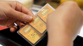 Cập nhật giá vàng hôm nay 27/11: Tăng lên 1.813 USD/ounce