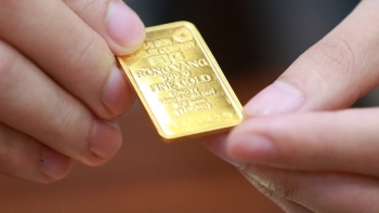 Cập nhật giá vàng hôm nay 1/12: Tiếp tục lao dốc