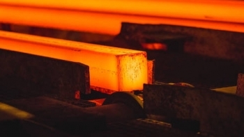 11 tháng, Tập đoàn Hòa Phát sản xuất gần 5,2 triệu tấn thép thô, gấp đôi so với cùng kỳ