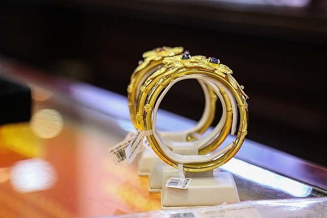 Giá vàng hôm nay 7/12, Ít biến động ở phiên chiều