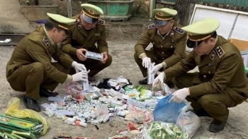 Hà Giang: Tiếp tục phát hiện thuốc bảo vệ thực vật và hàng hóa không rõ nguồn gốc