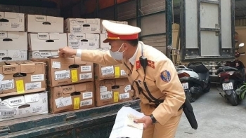 Hà Nội: Phát hiện hơn 1 tấn thăn, sườn bò Canada hết hạn đang được đưa đi tiêu thụ