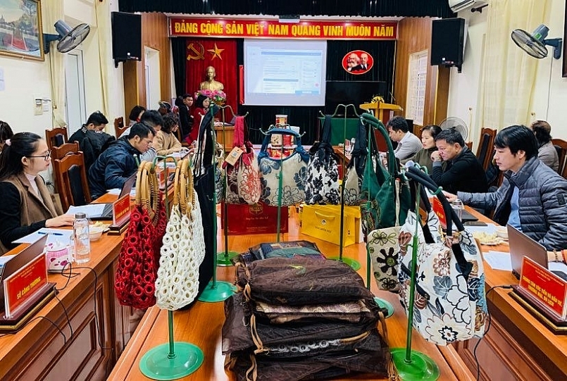 Hà Nội: Đánh giá, phân hạng 16 sản phẩm OCOP của 3 quận trên địa bàn Hà Nội: Đánh giá, phân hạng 16 sản phẩm OCOP của 3 quận trên địa bàn