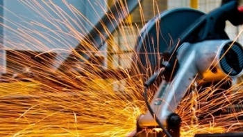 Giá sắt thép hôm nay 25/12: Tiếp tục đi xuống