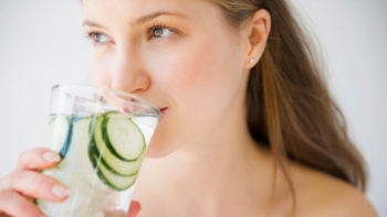 Cách hạn chế để da bớt khô, nứt nẻ trong mùa đông