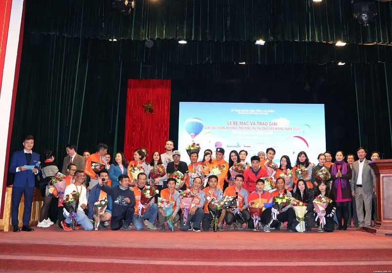 Phi công tham gia thi đấu tại Giải Dù lượn đường trường PuTaLeng mở rộng năm 2020