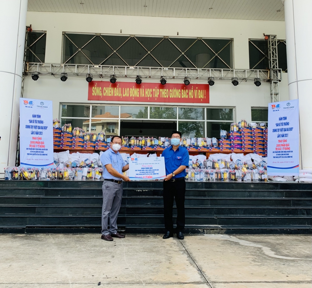 Trần Anh Group chung tay cùng người dân khó khăn chống dịch Covid – 19.