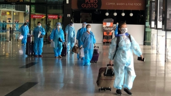 Hà Tĩnh: Tổ chức đưa công dân gồm phụ nữ mang thai, trẻ em trở về quê.