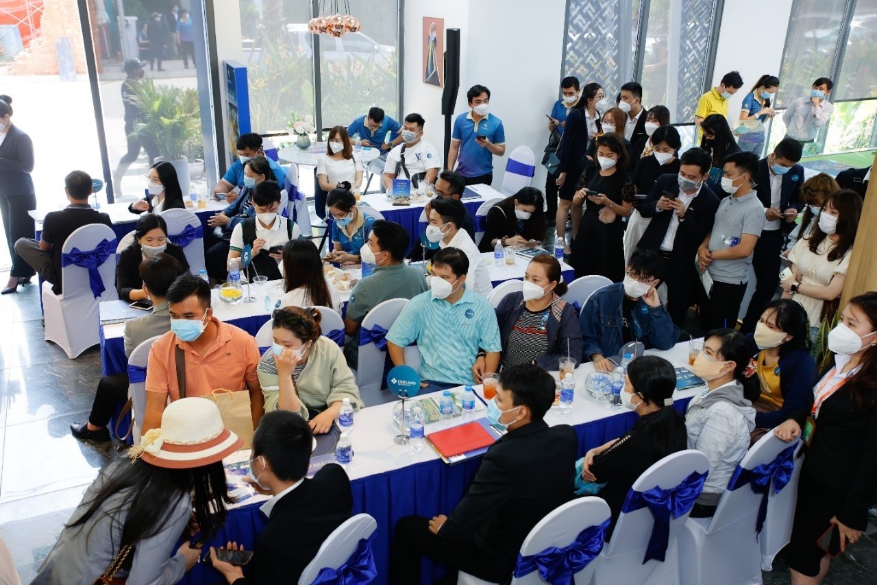 Sự kiện thu hút đông đảo khách hàng, nhà đầu tư và chuyên gia tư vấn.