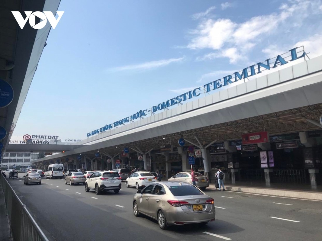 Áp dụng mức giảm giá vé đối với ô tô ra vào các sân bay từ ngày 1/4