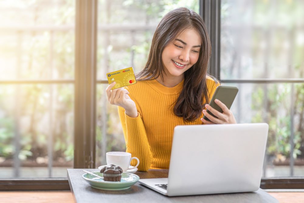 Lý do siêu thẻ HDBank Petrolimex 4 trong 1 trở thành vật ‘bất ly thân’ Lý do siêu thẻ HDBank Petrolimex 4 trong 1 trở thành vật ‘bất ly thân’