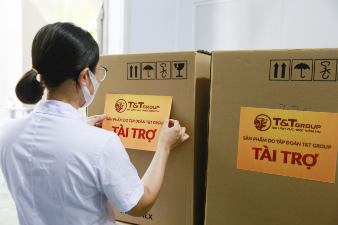 Lô hàng 200.000 bộ kit xét nghiệm nhanh COVID-19 đã được T&amp;T Group vận chuyển tới Cần Thơ trong ngày 14/8 nhằm kịp thời hỗ trợ địa phương trong công tác xét nghiệm tầm soát COVID-19.